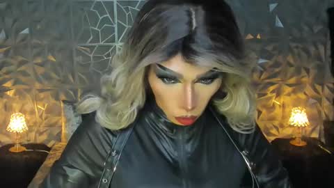 Snapshot of anitacruisze chatting on 01-10-25, 03:48 Miss Ann online show from 01-10-25, 03:48