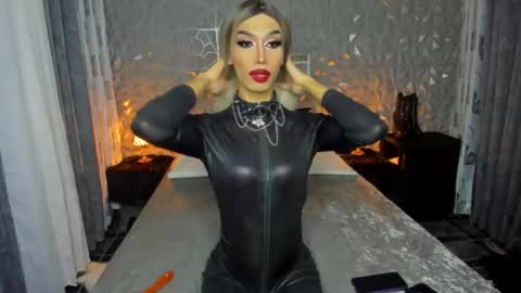 Snapshot of anitacruisze chatting on 01-30-25, 12:18 Miss Ann online show from 01-30-25, 12:18