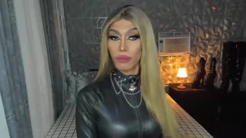 Snapshot of anitacruisze chatting on 02-02-25, 12:13 Miss Ann online show from 02-02-25, 12:13