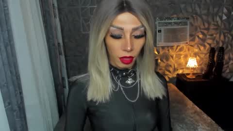 Snapshot of anitacruisze chatting on 02-19-25, 07:39 Miss Ann online show from 02-19-25, 07:39