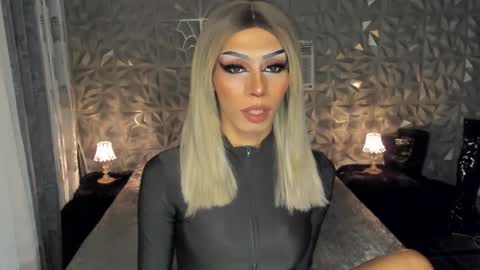 Snapshot of anitacruisze chatting on 02-22-25, 11:57 Miss Ann online show from 02-22-25, 11:57