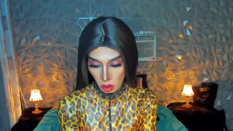 Snapshot of anitacruisze chatting on 02-23-25, 05:18 Miss Ann online show from 02-23-25, 05:18