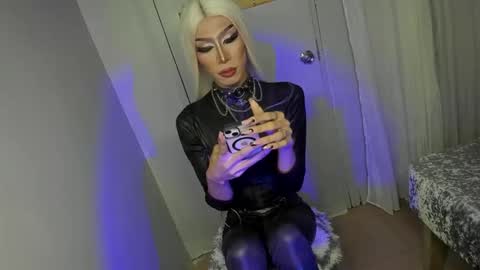 Snapshot of anitacruisze chatting on 09-08-25, 09:14 Miss Ann online show from 09-08-25, 09:14