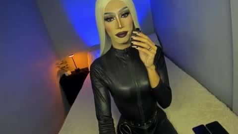 Snapshot of anitacruisze chatting on 09-25-25, 08:12 Miss Ann online show from 09-25-25, 08:12