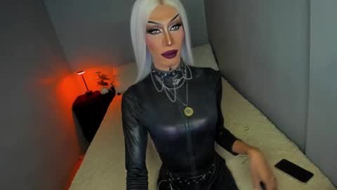 Snapshot of anitacruisze chatting on 09-26-25, 10:03 Miss Ann online show from 09-26-25, 10:03