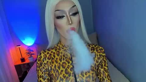 Snapshot of anitacruisze chatting on 10-07-25, 03:25 Miss Ann online show from 10-07-25, 03:25