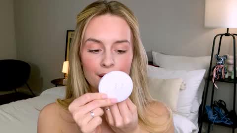 Anita online show from 11-12-25, 01:55