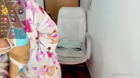 Snapshot of anitasweetx chatting on 09-12-25, 10:59 anita sweet online show from 09-12-25, 10:59