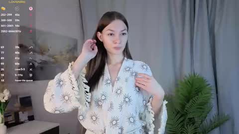 Anita online show from 10-20-25, 04:07