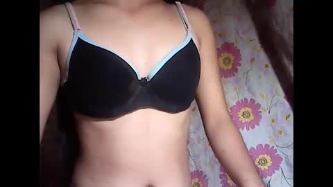 Snapshot of aniyahmii chatting on 03-14-26, 11:32 aniyahmii online show from 03-14-26, 11:32