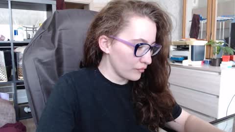 Snapshot of ankey_rayah chatting on 12-09-24, 04:34 Nameless online show from 12-09-24, 04:34