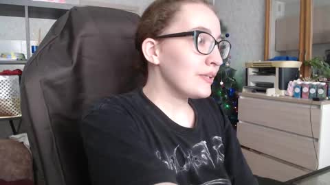 Snapshot of ankey_rayah chatting on 01-19-25, 07:04 Nameless online show from 01-19-25, 07:04