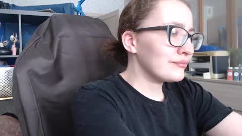 Snapshot of ankey_rayah chatting on 02-17-25, 05:36 Nameless online show from 02-17-25, 05:36