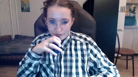 Snapshot of ankey_rayah chatting on 10-22-25, 04:29 Nameless online show from 10-22-25, 04:29