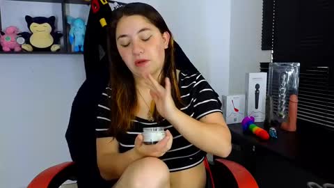 Snapshot of ann_cohen chatting on 02-26-25, 12:58 Only fans online show from 02-26-25, 12:58