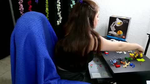 Snapshot of ann_cohen chatting on 09-27-25, 01:21 Only fans online show from 09-27-25, 01:21