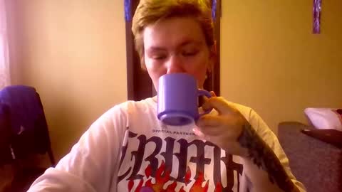 ann_lelala_ online show from 02-12-25, 04:12