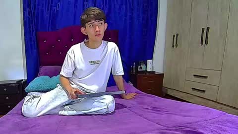 Snapshot of ann_twink chatting on 06-11-26, 04:16 ann_twink online show from 06-11-26, 04:16