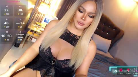 Snapshot of anna_mclaine chatting on 06-07-26, 12:26 Miss Anna online show from 06-07-26, 12:26
