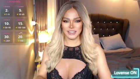 Snapshot of anna_mclaine chatting on 06-14-26, 11:07 Miss Anna online show from 06-14-26, 11:07