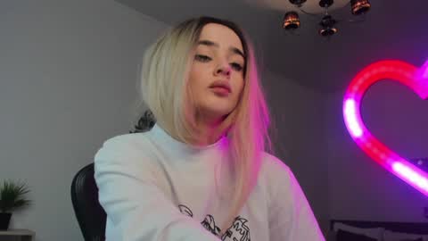 Snapshot of anna_nickol chatting on 12-25-24, 07:56 Anna online show from 12-25-24, 07:56