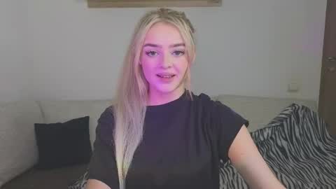 Anna online show from 03-18-26, 01:25