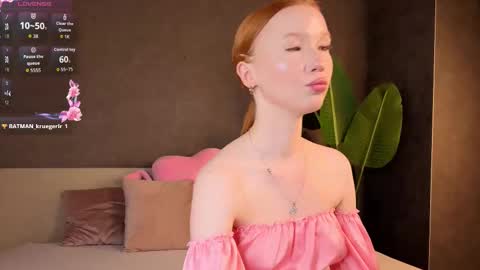 Snapshot of anna_patterson chatting on 09-16-25, 08:26 Anna online show from 09-16-25, 08:26