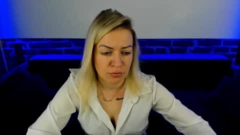 Snapshot of anna_snow9 chatting on 10-23-25, 05:40 anna_snow9 online show from 10-23-25, 05:40