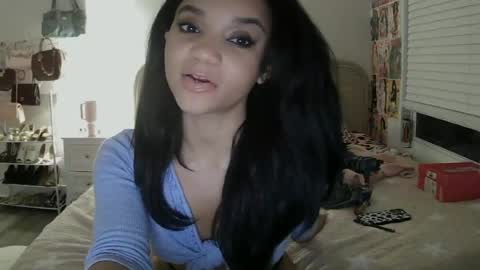 Snapshot of annabananaxoxoxo chatting on 06-21-26, 04:26 anna banana online show from 06-21-26, 04:26
