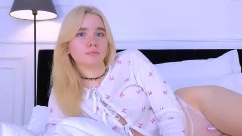 AnnaBelle online show from 11-01-25, 05:53