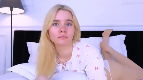 AnnaBelle online show from 11-08-25, 08:14