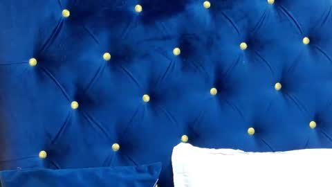 Snapshot of annabellerise chatting on 02-13-25, 09:17 Anna online show from 02-13-25, 09:17