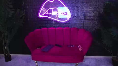 Snapshot of annabellerise chatting on 09-22-25, 04:14 Anna online show from 09-22-25, 04:14