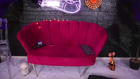 Snapshot of annabellerise chatting on 10-29-25, 05:20 Anna online show from 10-29-25, 05:20