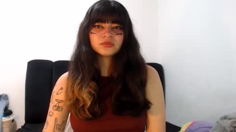 Snapshot of annacrow chatting on 05-14-26, 12:28 Anna online show from 05-14-26, 12:28