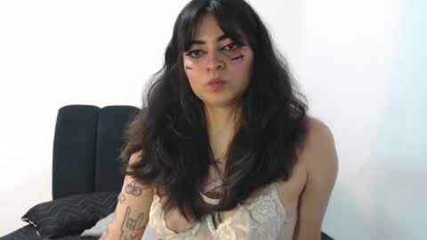 Snapshot of annacrow chatting on 06-12-26, 11:46 Anna online show from 06-12-26, 11:46