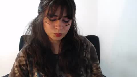 Snapshot of annacrow chatting on 06-17-26, 01:30 Anna online show from 06-17-26, 01:30
