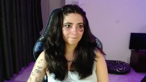 Snapshot of annacrow chatting on 06-23-26, 01:58 Anna online show from 06-23-26, 01:58