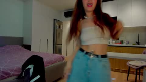 Snapshot of annaelfi chatting on 09-22-25, 08:22 Anna online show from 09-22-25, 08:22