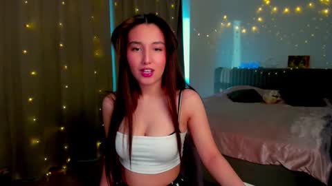 Snapshot of annaelfi chatting on 12-15-25, 07:12 Anna online show from 12-15-25, 07:12