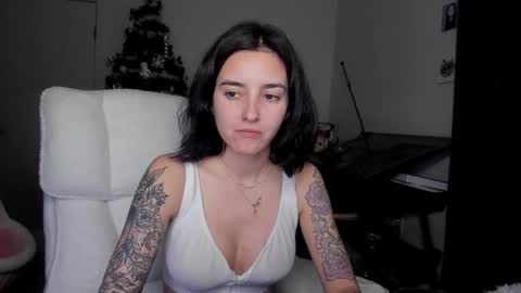 Anna Forevers online show from 12-23-25, 02:20