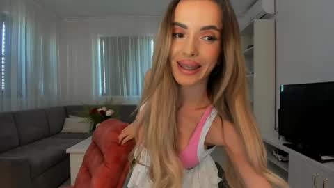 Snapshot of annaise_ chatting on 05-12-26, 06:43 annaise online show from 05-12-26, 06:43
