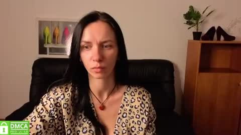 Snapshot of annakillian_kiss chatting on 06-18-26, 11:25 Anna online show from 06-18-26, 11:25