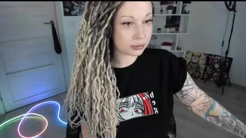 Snapshot of annanebula chatting on 04-25-26, 02:03 Anna online show from 04-25-26, 02:03