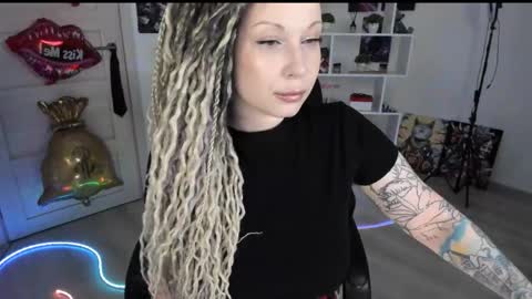 Snapshot of annanebula chatting on 05-01-26, 06:45 Anna online show from 05-01-26, 06:45