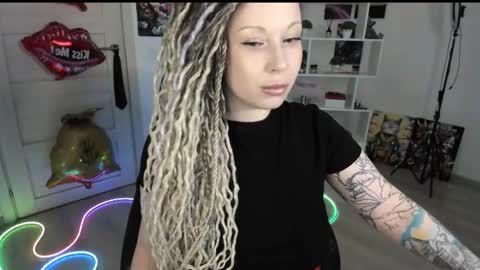 Snapshot of annanebula chatting on 05-03-26, 07:09 Anna online show from 05-03-26, 07:09