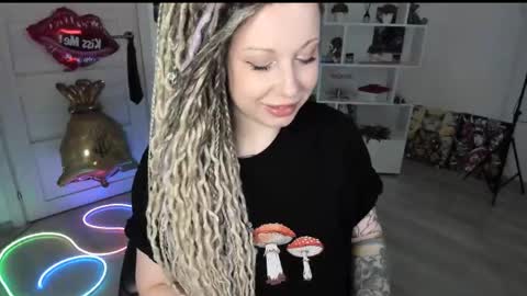 Snapshot of annanebula chatting on 05-14-26, 08:26 Anna online show from 05-14-26, 08:26