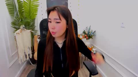 Anna online show from 10-23-25, 04:56