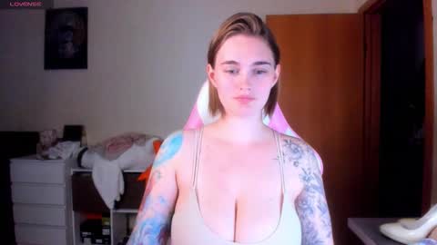 Snapshot of annaroading chatting on 10-07-25, 09:01 AnnaRoading online show from 10-07-25, 09:01