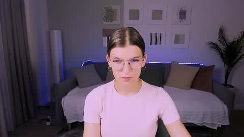 Im Anna online show from 06-30-26, 04:24